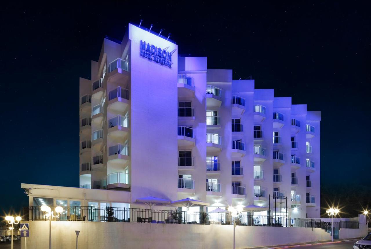 Rimonim Madison Hotel Naharija Kültér fotó